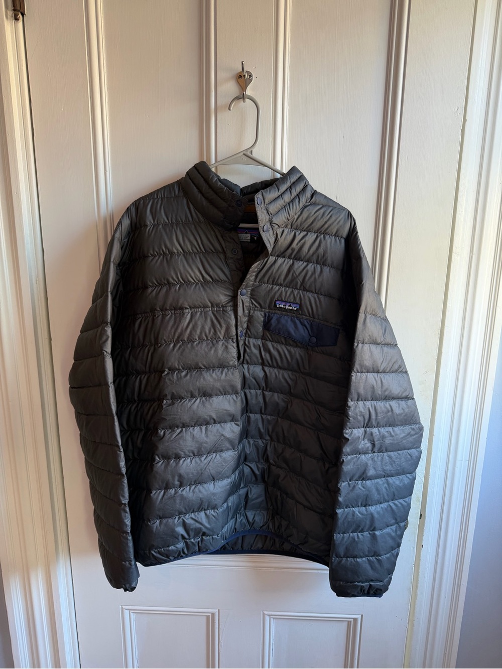 Patagonia Men’s Gray Down Pullover